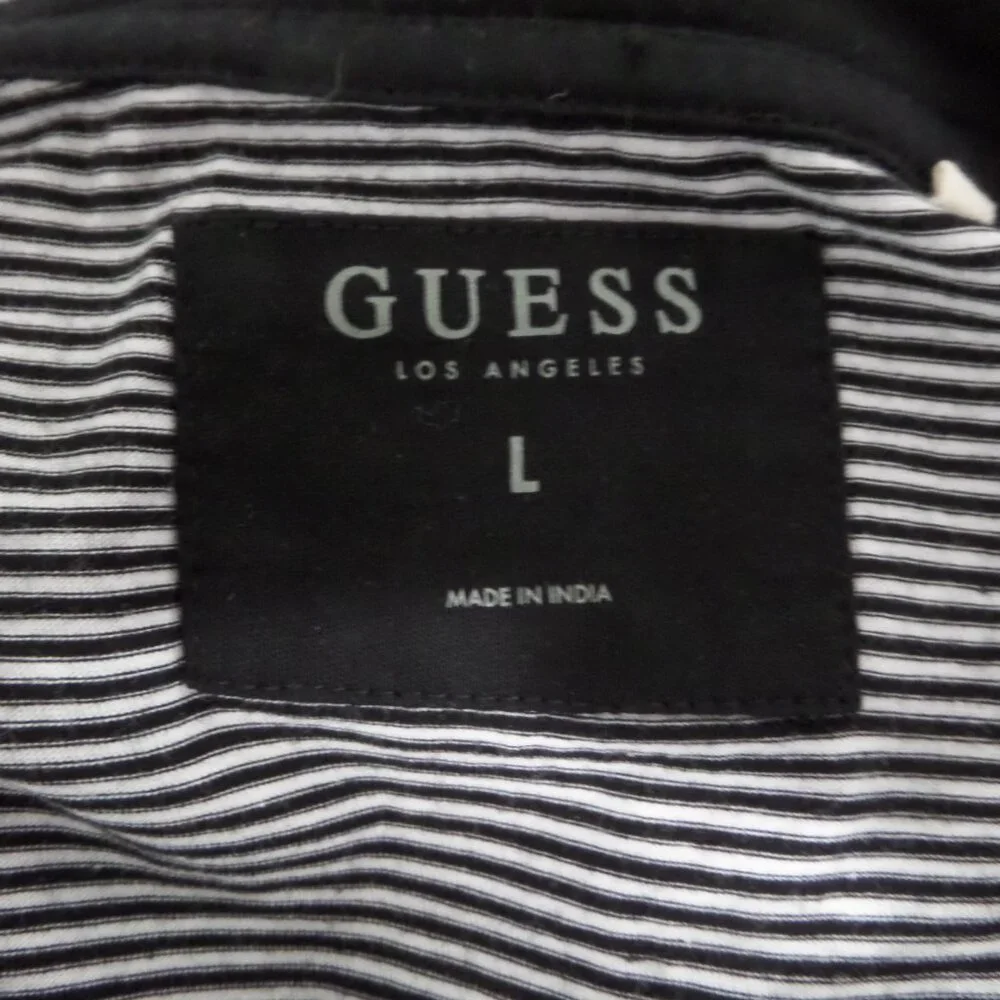 Guess Tee - Picture 3 of 4